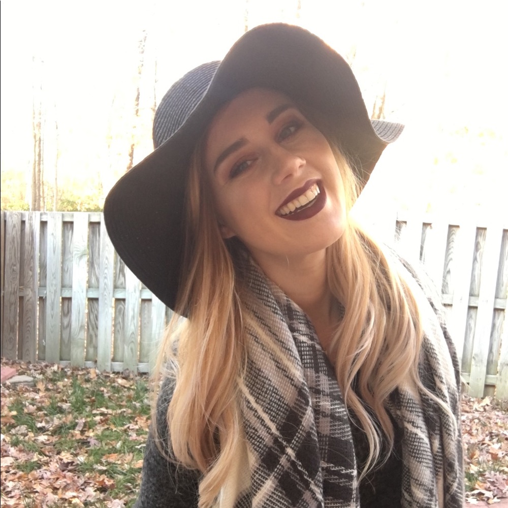Meet your Posher, Jena